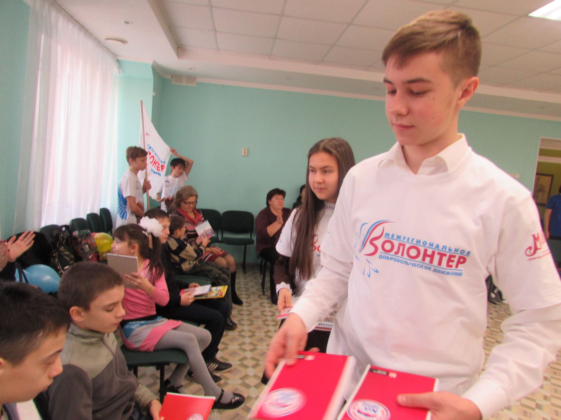 Единороссы провели праздник для детей с ограниченными возможностями.