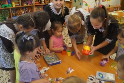 Учащиеся Джалильской школы №1 подарили игрушки детскому саду "Аленушка"