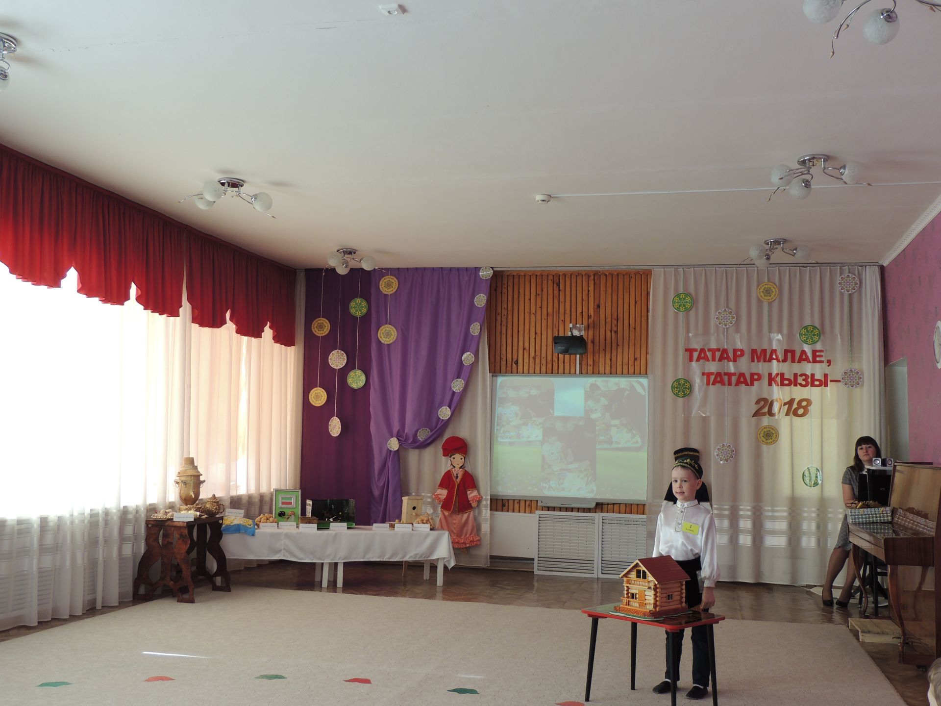 В Джалиле прошел муниципальный конкурс «Татар малае, татар кызы -2018» среди воспитанников детских садов.