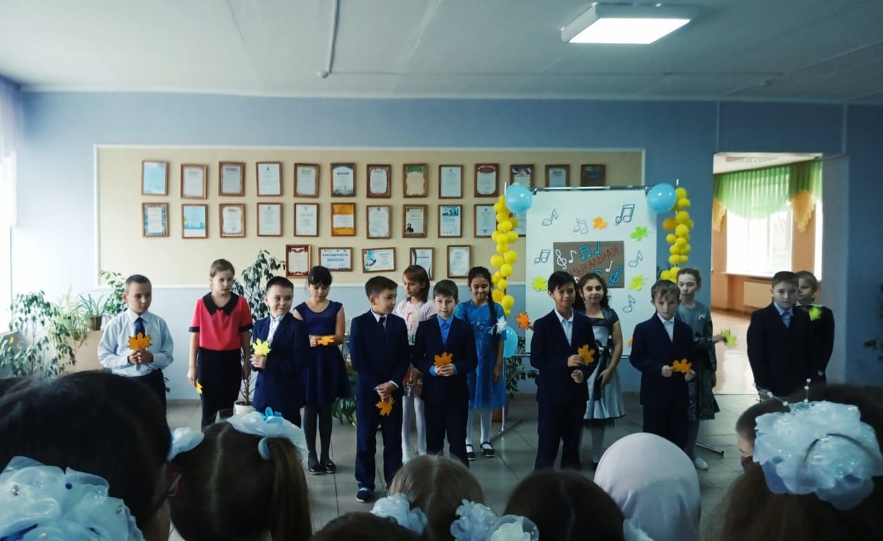 Петровка Завод  мәктәбенең балалар хәрәкәте активистлары мәктәп укучылары өчен көзге квест –уен оештырдылар