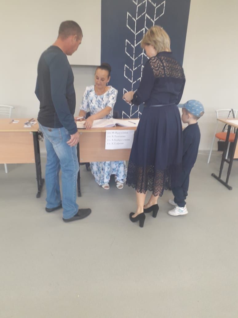 На Сармановском избирательном участке №2530 выборы идут с большой активностью