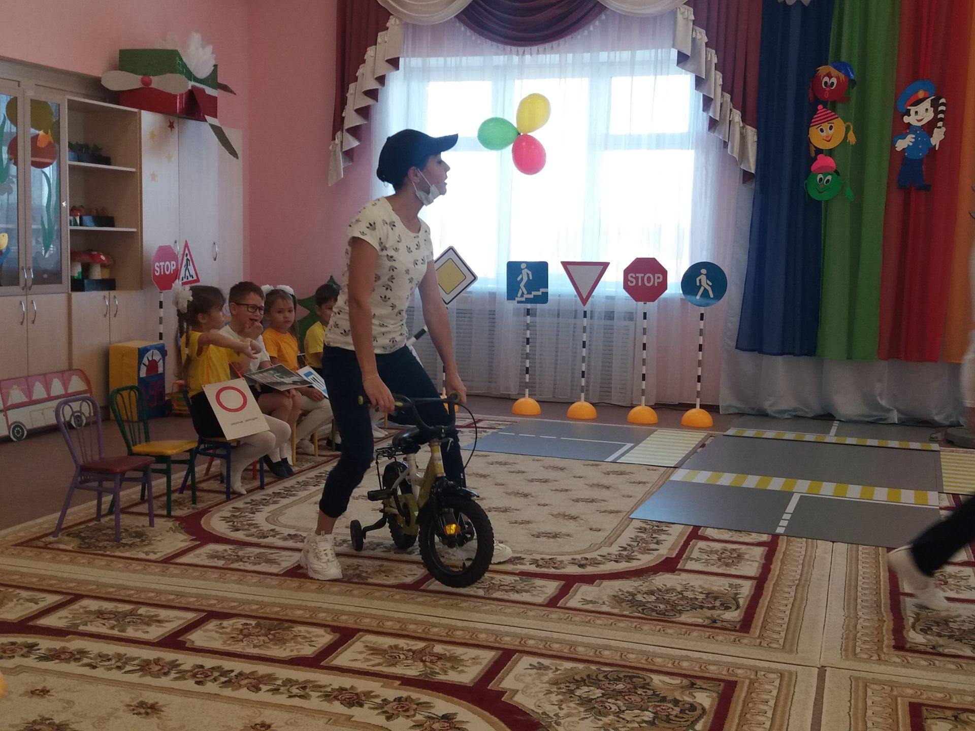 В детском саду «Сандугач» прошло мероприятие по правилам дорожного движения
