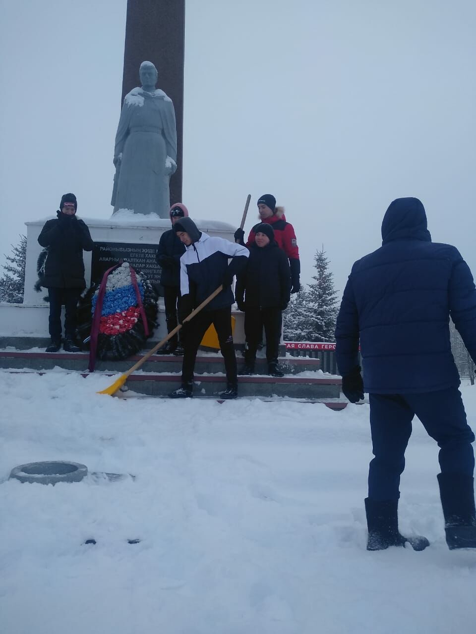 Школьники взяли шефство над парком