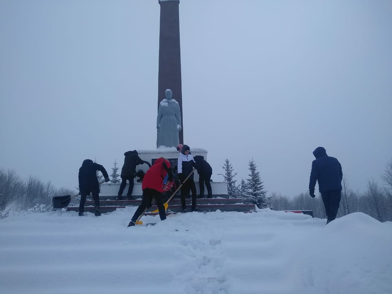 Школьники взяли шефство над парком