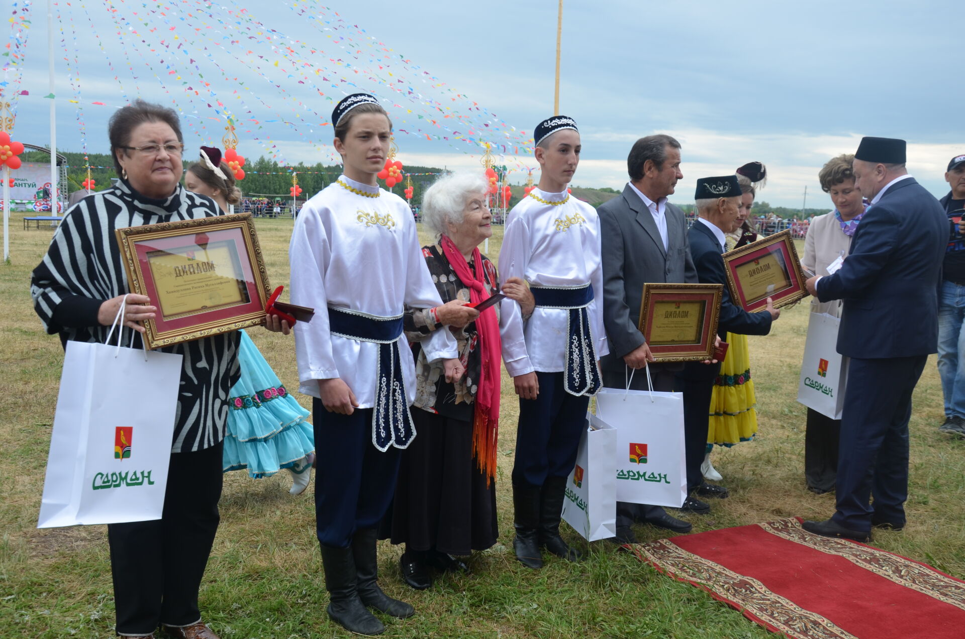 Сабантуйда районыбызның почетлы гражданнары билгеле булды