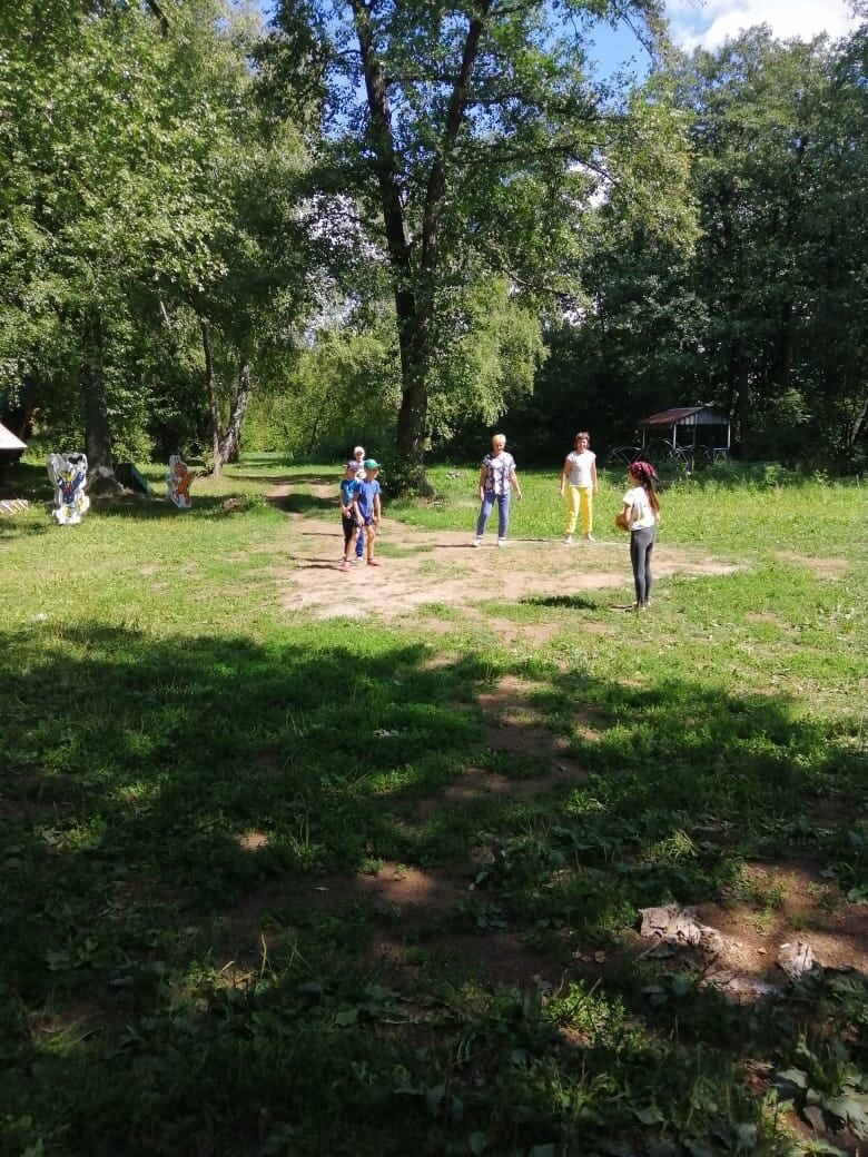 В Александровке организовали экскурсию на сельский родник