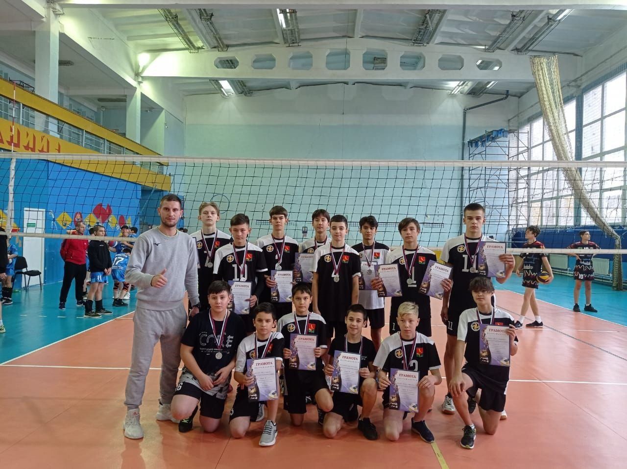 Сармановские волейболисты заняли второе место на Межмуниципальном турнире
