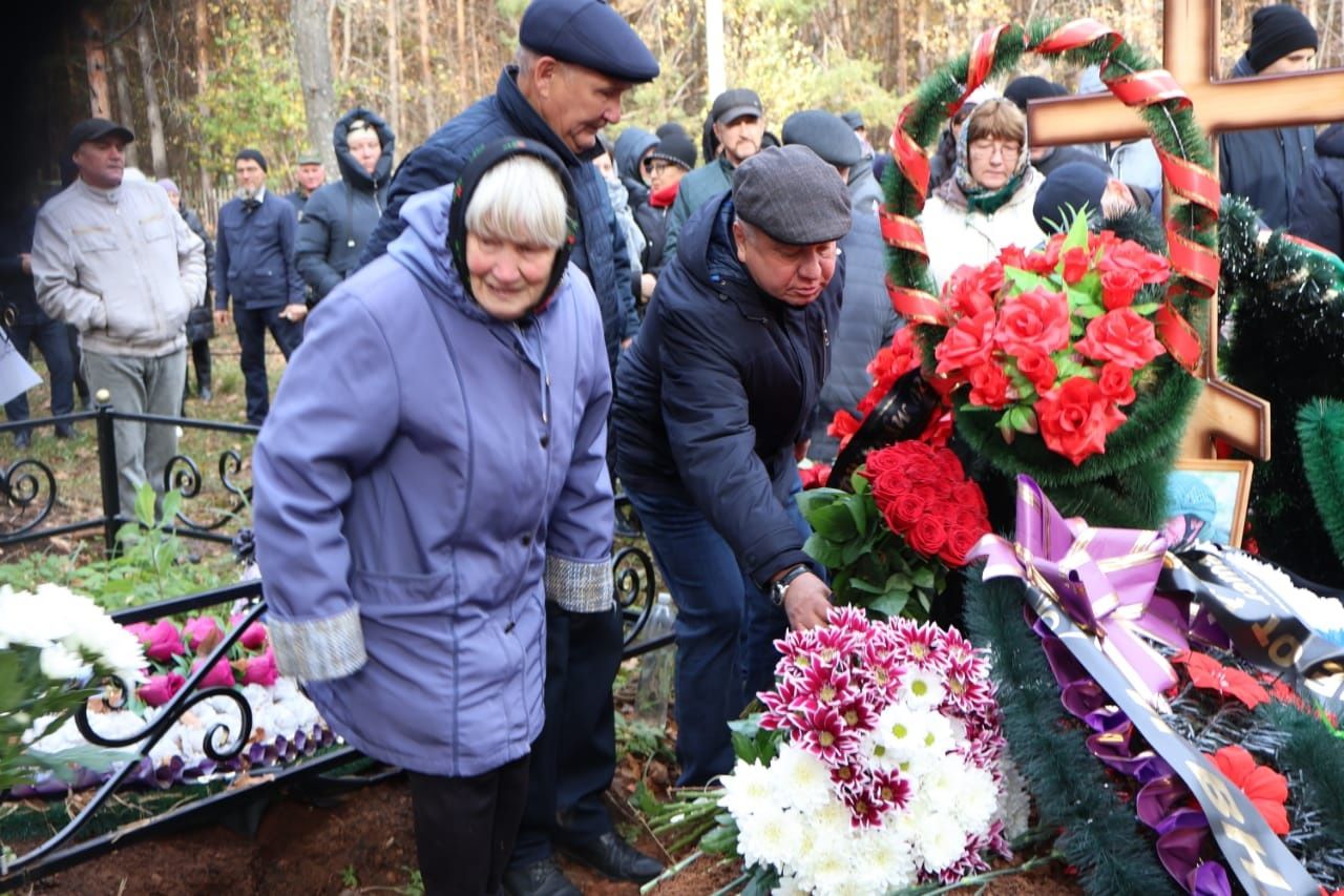 Җәлилдә ике геройны соңгы юлга озаттылар