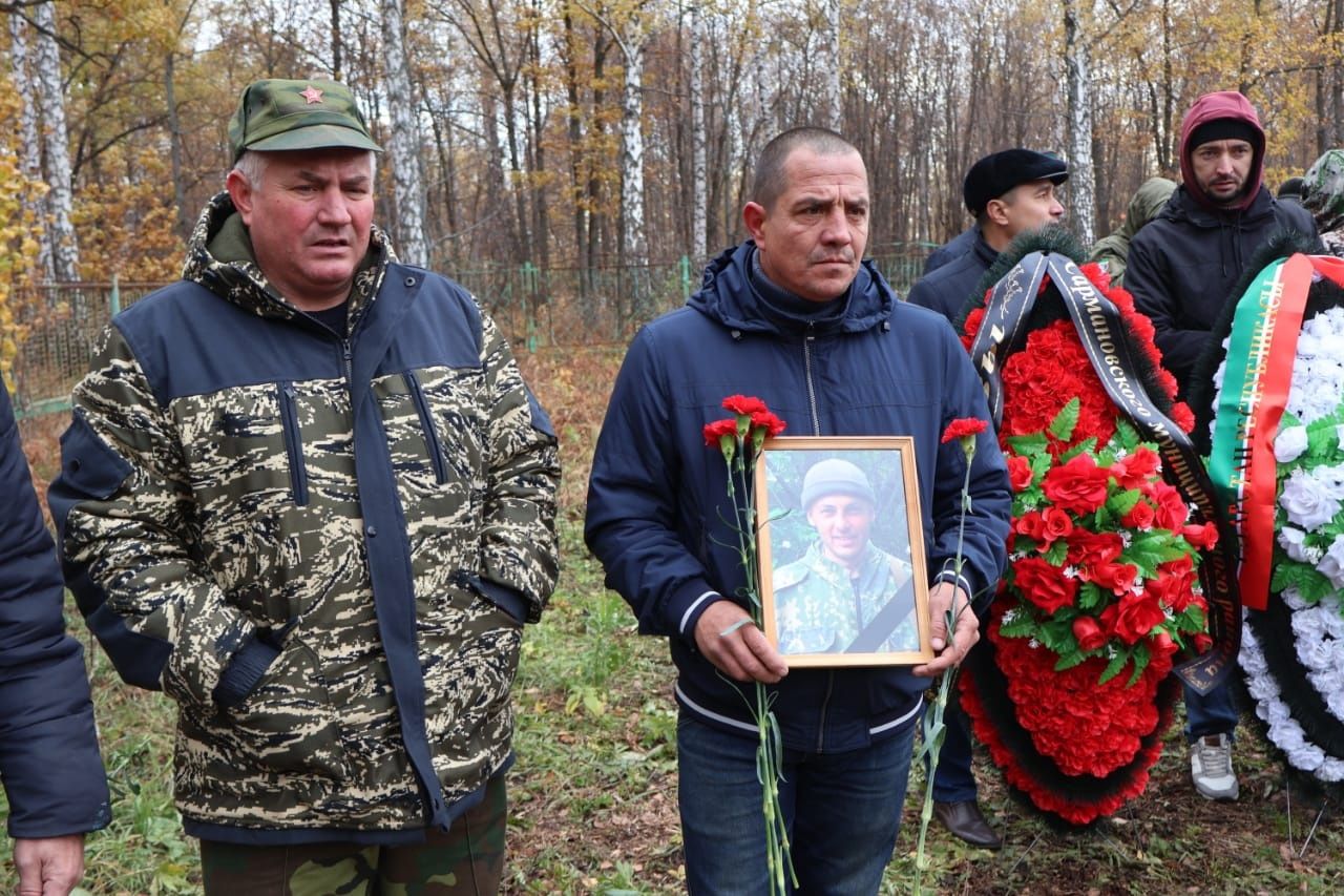 Җәлилдә ике геройны соңгы юлга озаттылар
