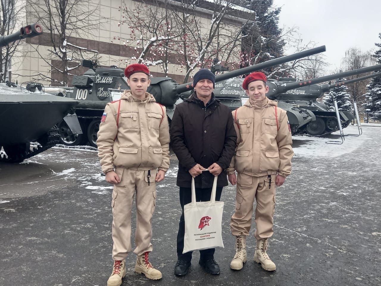Воспитанники Сармановских школ приняли участие в слете Юнармии