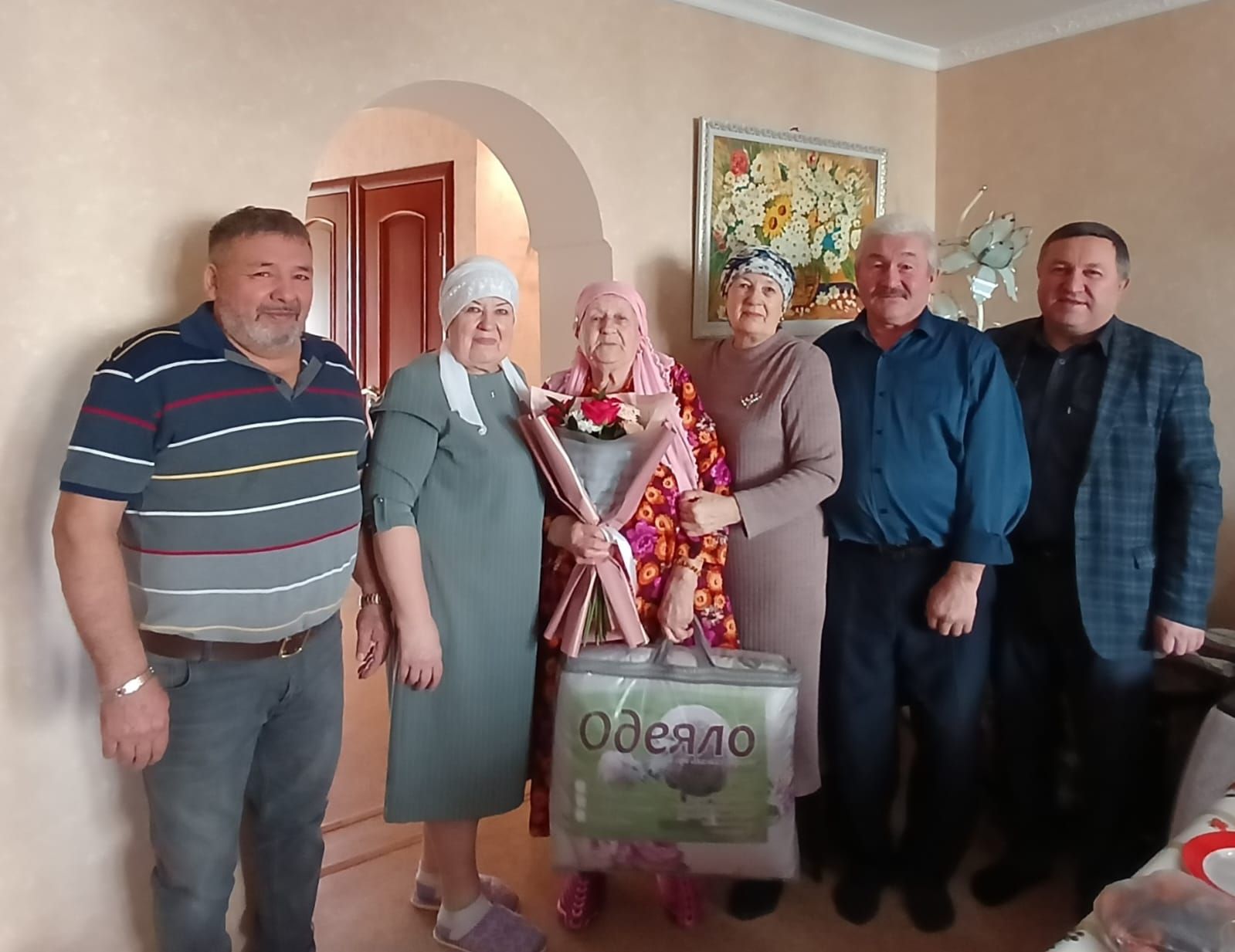 Жительнице Джалиля Лайсане Ахметхузиной исполнилось 90 лет