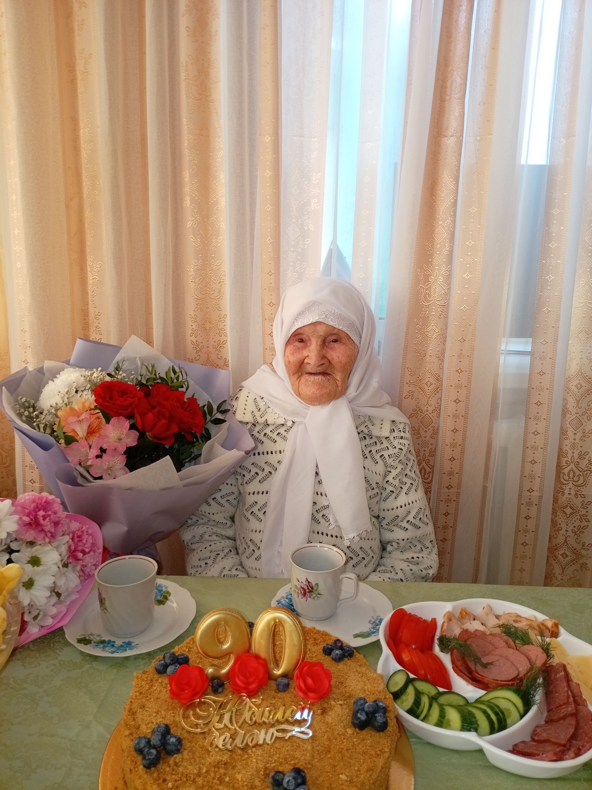 Жительница Азалаково Касимова Завгария отметила 90-летний юбилей