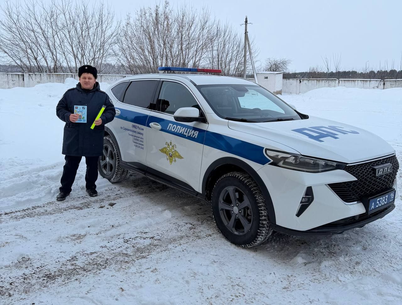 Полицейский Дед Мороз поздравил сармановцев