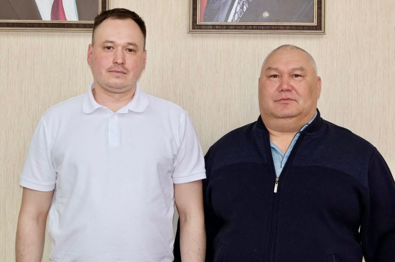 Глава Сармановского района встретился с участником СВО Ильваром Ильясовым