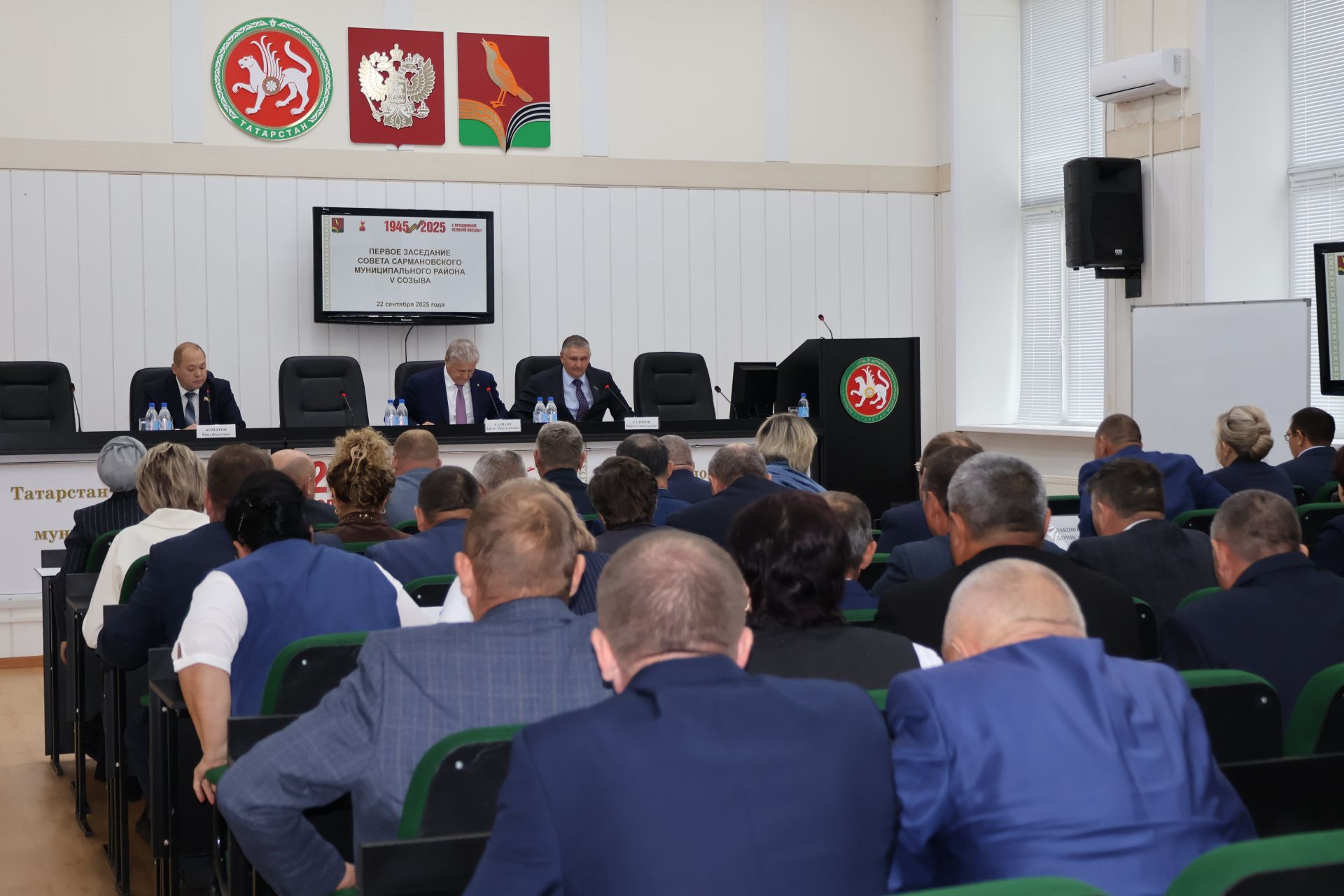 Яңа чакырылыш депутатлары район башлыгын сайладылар