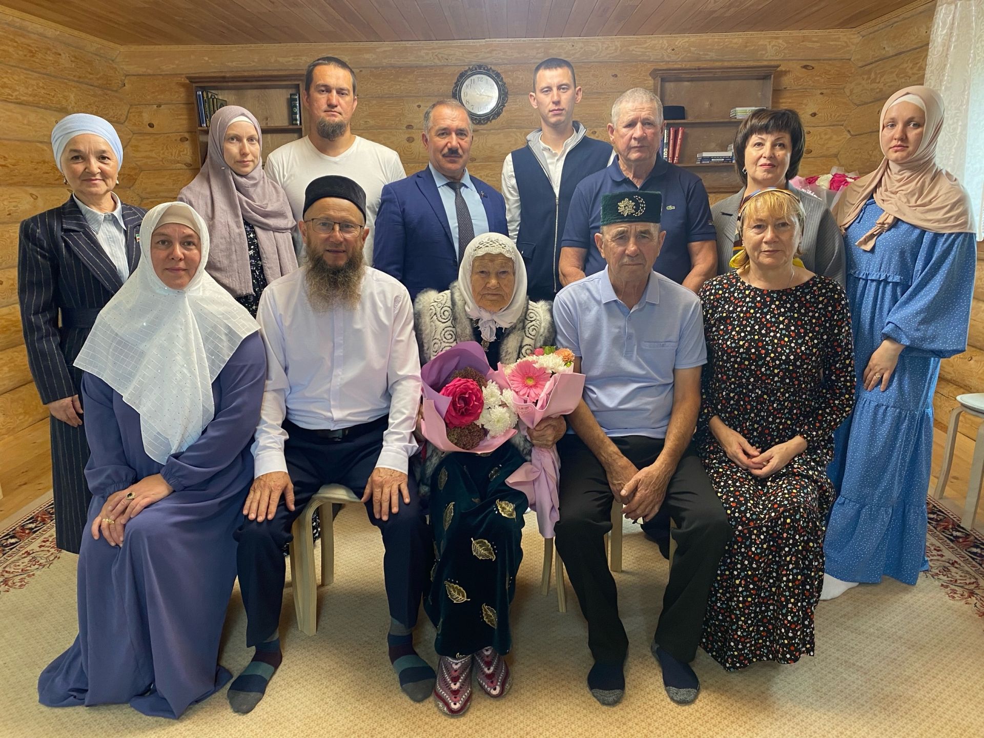 Наҗия апа Тимербаеваны 95 яше белән тәбрикләделәр