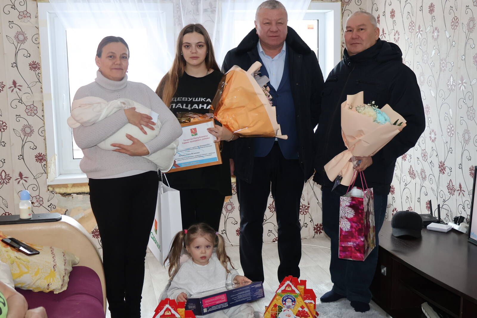 В Сарманово продолжают поддерживать молодых родителей