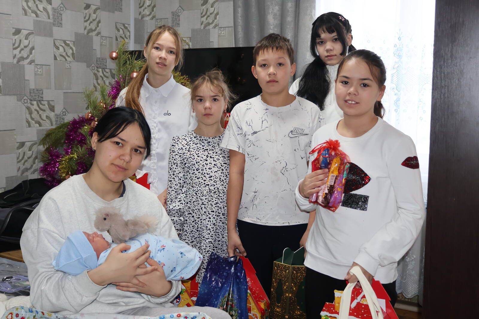 В Сарманово продолжают поддерживать молодых родителей
