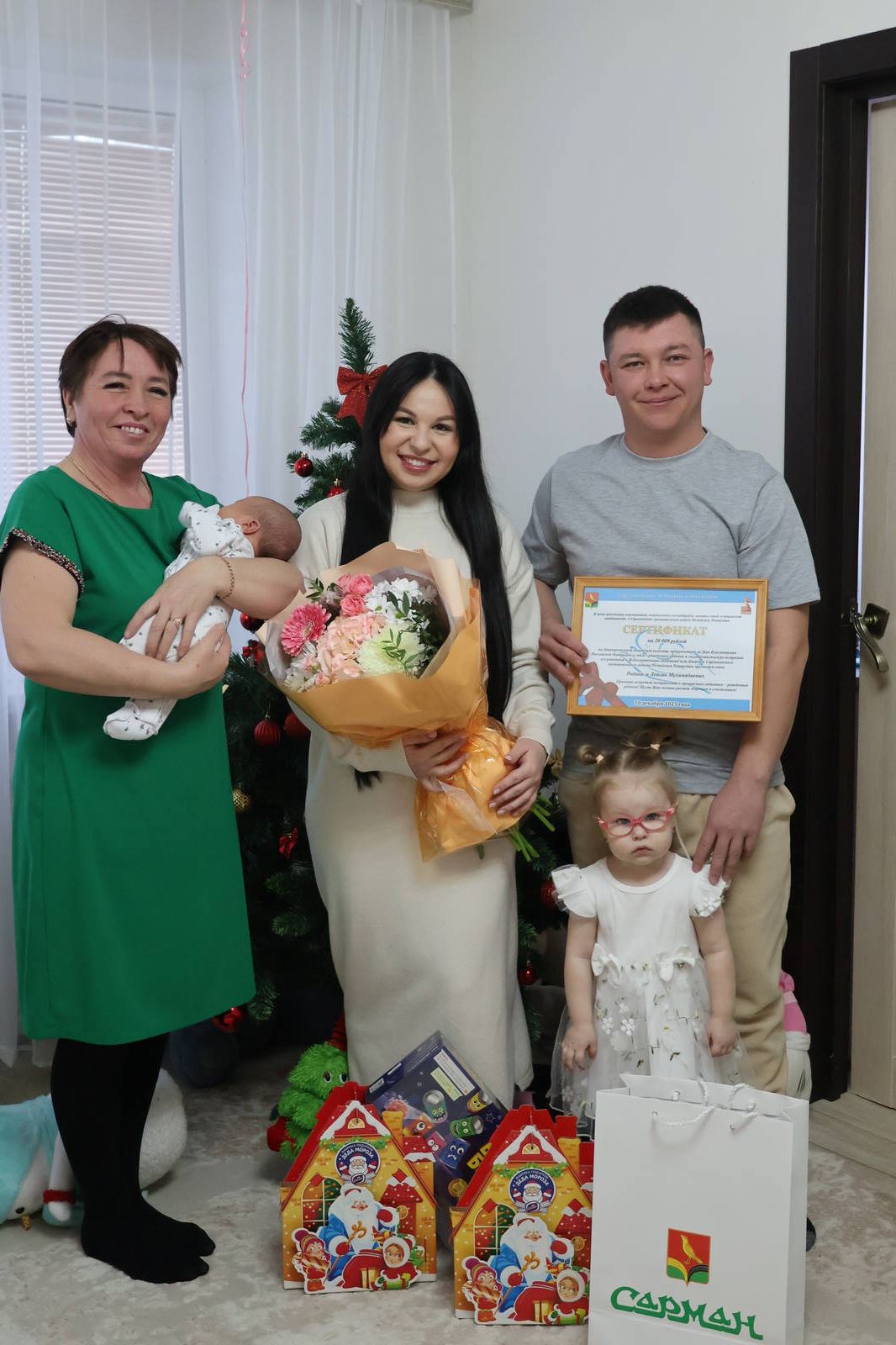 В Сарманово продолжают поддерживать молодых родителей
