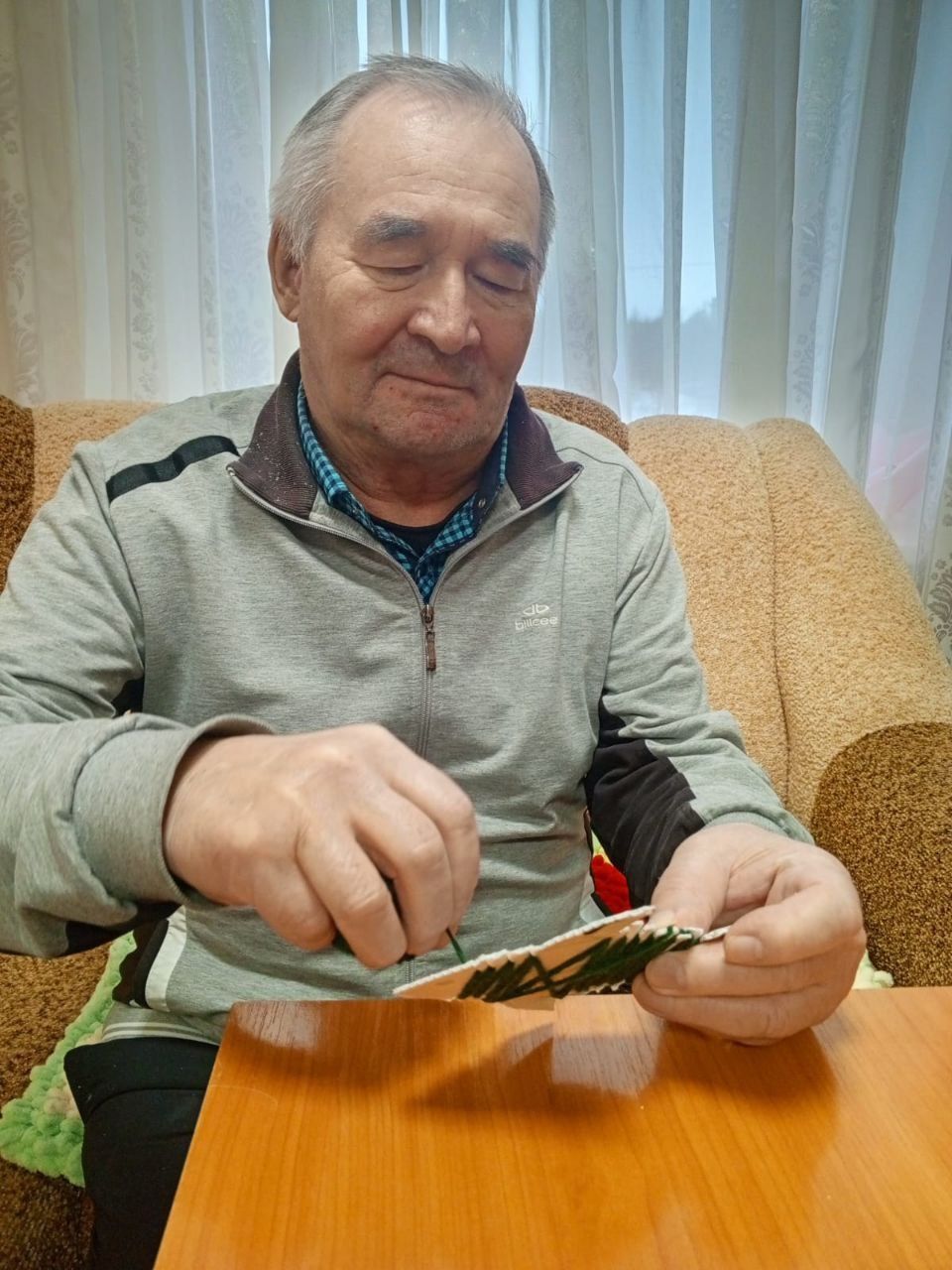 Жители Джалильского ДИПИ занимаются плетением