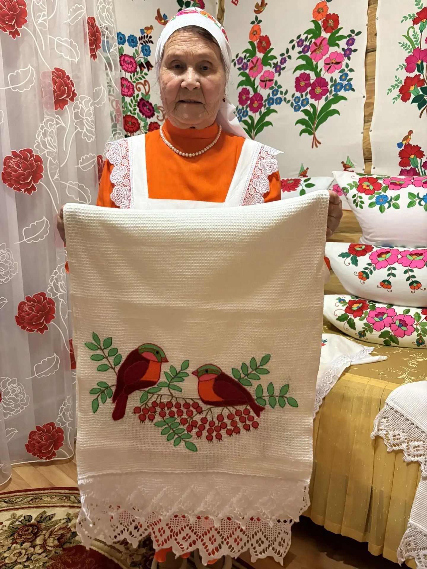 Куҗак килене Вәсилә Сәлимгәрәеваның кул эшләренә 70 еллык тарих яшеренгән