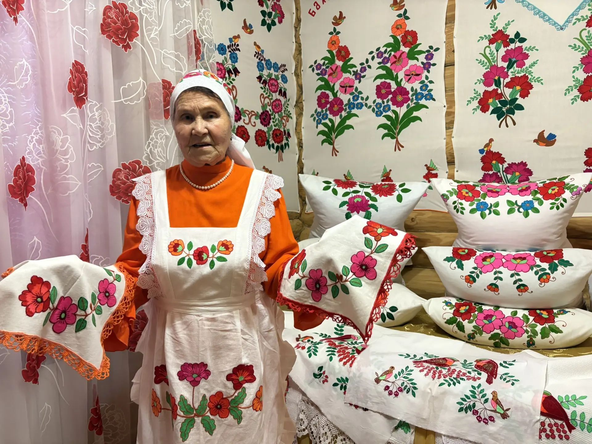 Куҗак килене Вәсилә Сәлимгәрәеваның кул эшләренә 70 еллык тарих яшеренгән