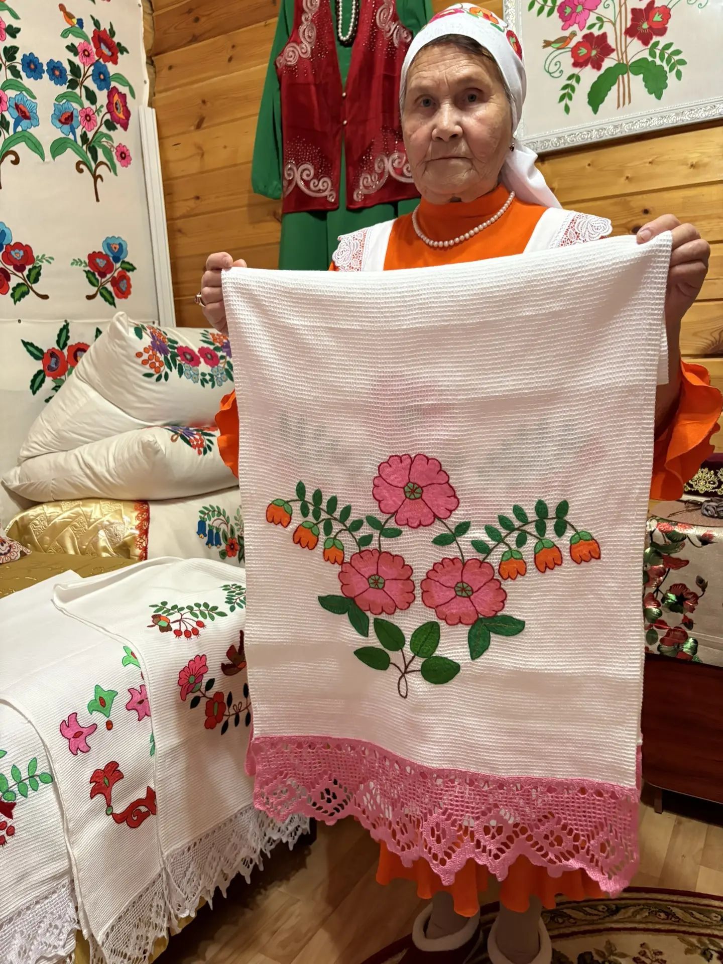 Куҗак килене Вәсилә Сәлимгәрәеваның кул эшләренә 70 еллык тарих яшеренгән