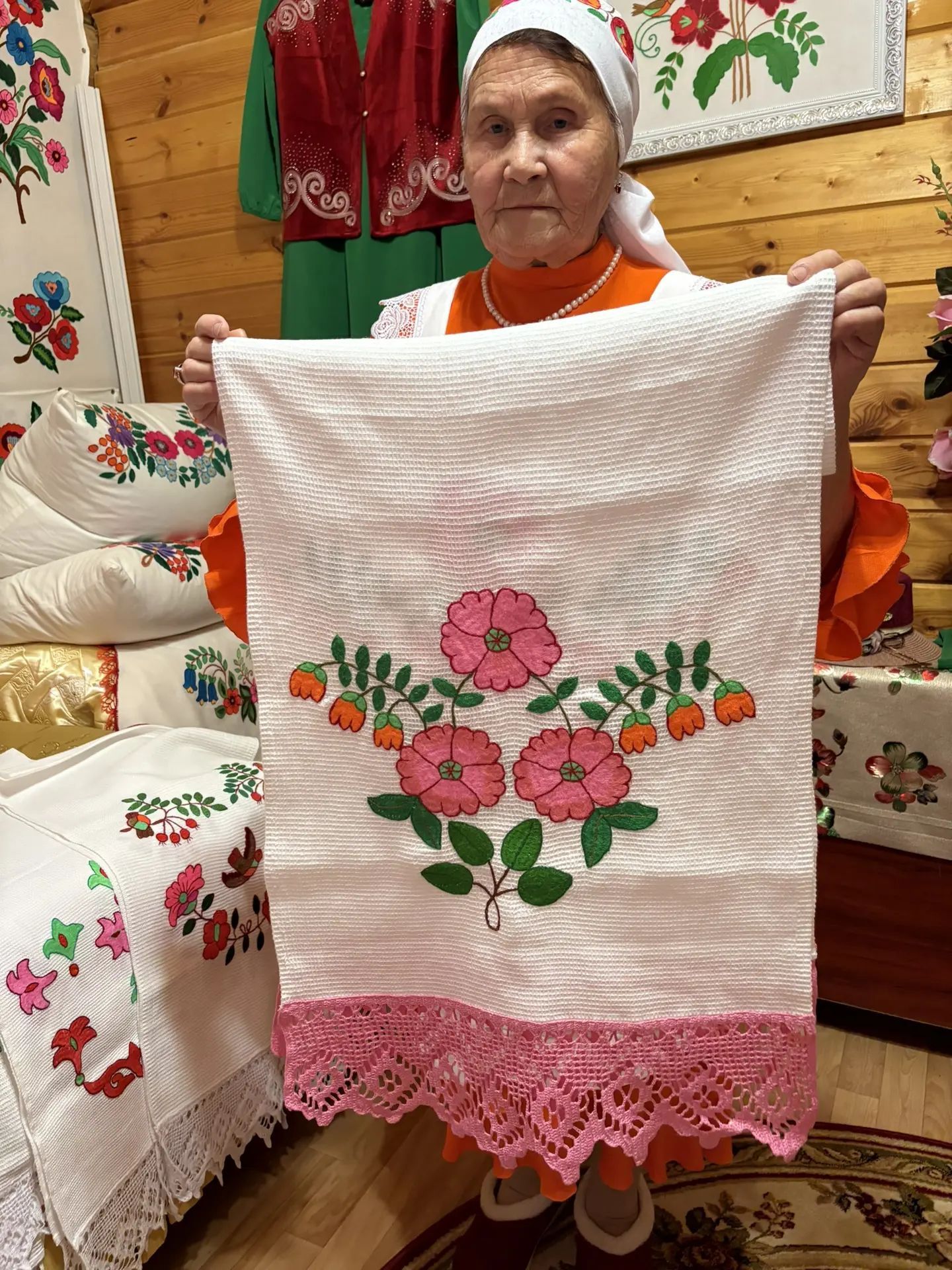 Куҗак килене Вәсилә Сәлимгәрәеваның кул эшләренә 70 еллык тарих яшеренгән