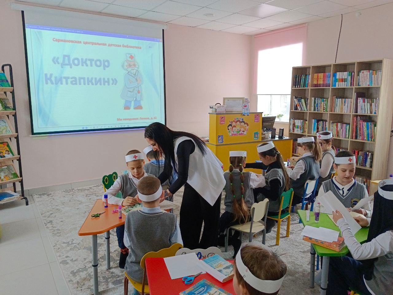 В Сарманово юные волонтеры проекта «Доктор Китапкин» спасают книги