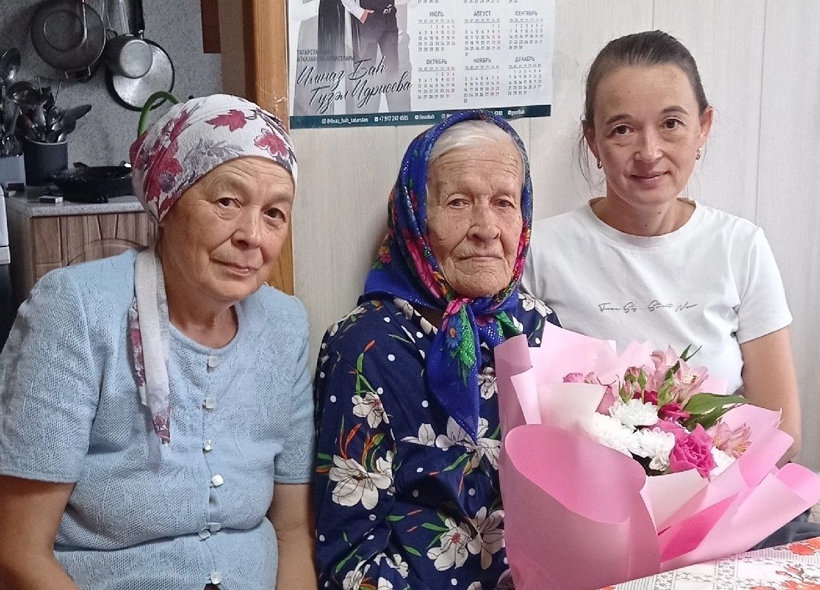 Сарманда Әминә Бәдретдинова 95 яшен билгеләп үтә