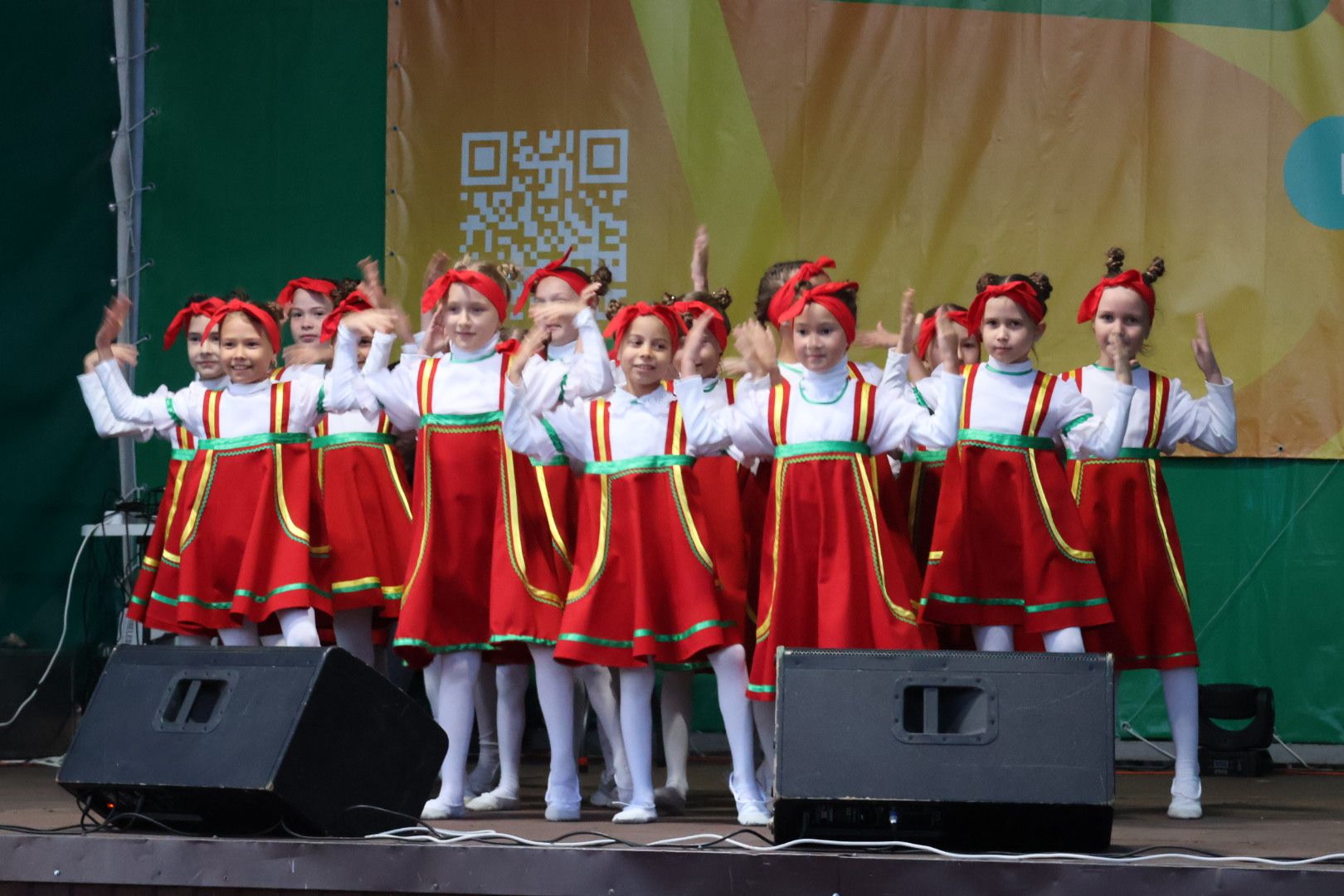 Республика көне бүләкләргә мул булды