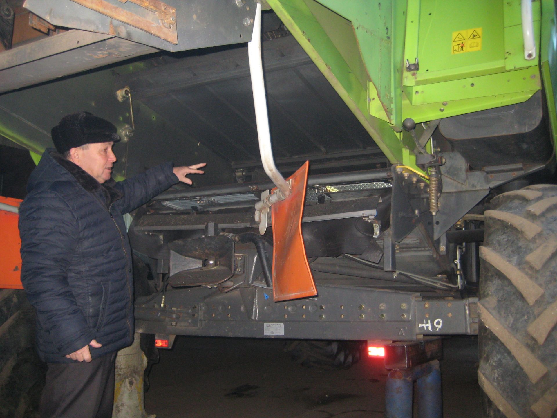 В районе состоялась взаимопроверка по оценке постановки сельскохозяйственной техники на зимнее хранение и подготовке машинно-тракторных парков к ремонту техники.