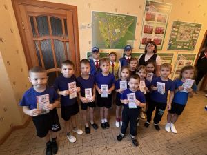 Юные инспекторы из Джалиля научили малышей «Сказки» безопасному движению