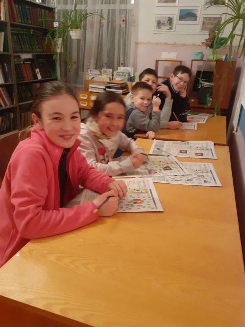 Сөлек балалары өстәл уеннарына өйрәнделәр