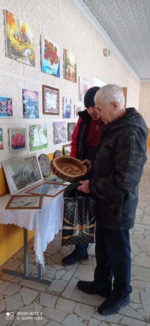 Күпмилләтле Петровка Заводта халык та күп, территориясе дә зур