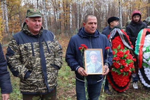 Җәлилдә ике геройны соңгы юлга озаттылар