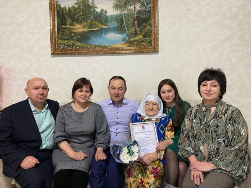 Хәмдия апаны 90 яше белән тәбрикләделәр