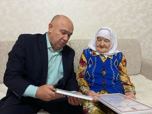 Хәмдия апаны 90 яше белән тәбрикләделәр