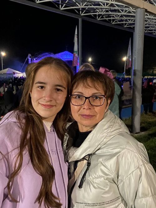 «Әни һәм мин» бәйгесе катнашучысы — Алсу Аздахова