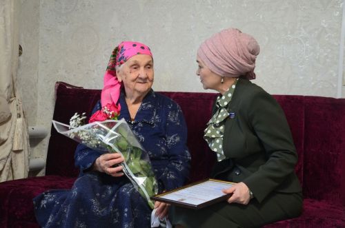 Римма апага туксан яшь, димәссең