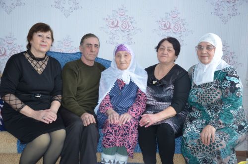 Дөрлеҗинан апа олы юбилеен ачык зиһен, әйбәт хәтер белән каршылый