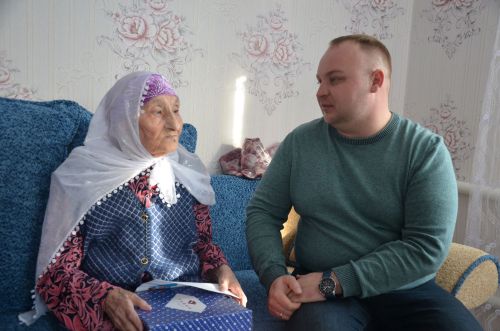 Дөрлеҗинан апа олы юбилеен ачык зиһен, әйбәт хәтер белән каршылый