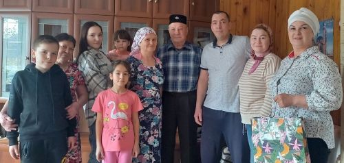 Чурашта яшәүче Рәис абый гомер бәйрәмен билгеләп үтә