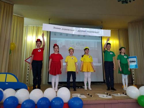 Зур Нөркәй укучылары юл йөрү кагыйдәләрен яттан беләләр