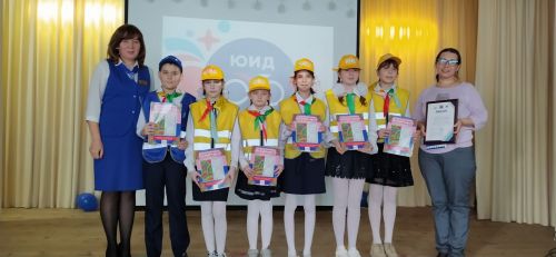 Зур Нөркәй укучылары юл йөрү кагыйдәләрен яттан беләләр