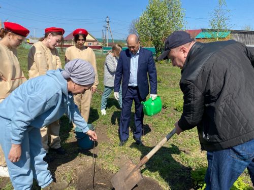 Сарман урта мәктәбендә «Хәтер бакчасы» акциясе үтте
