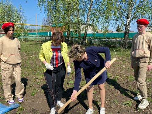 Сарман урта мәктәбендә «Хәтер бакчасы» акциясе үтте