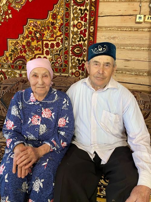 Кормаш авылында яшәүче Миңнегалиевлар тимер туйларын бәйрәм иттеләр