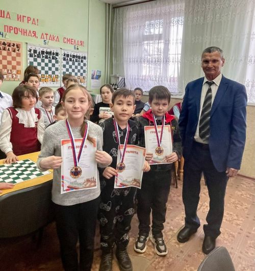 В Джалиле прошел шахматный турнир памяти заслуженного учителя РТ А.К.Алимова