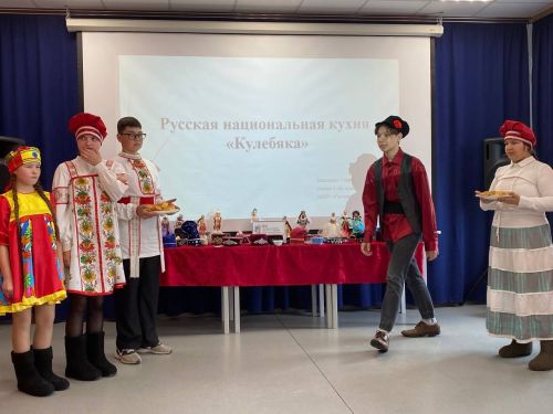 Кулебяканы Сарман урта мәктәбе укучылары оста пешерәләр